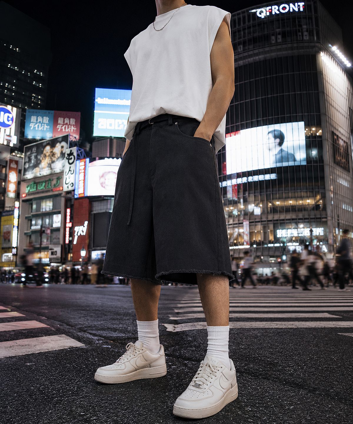 Deep Washed Semi Bermuda Banded Denim Pants Black