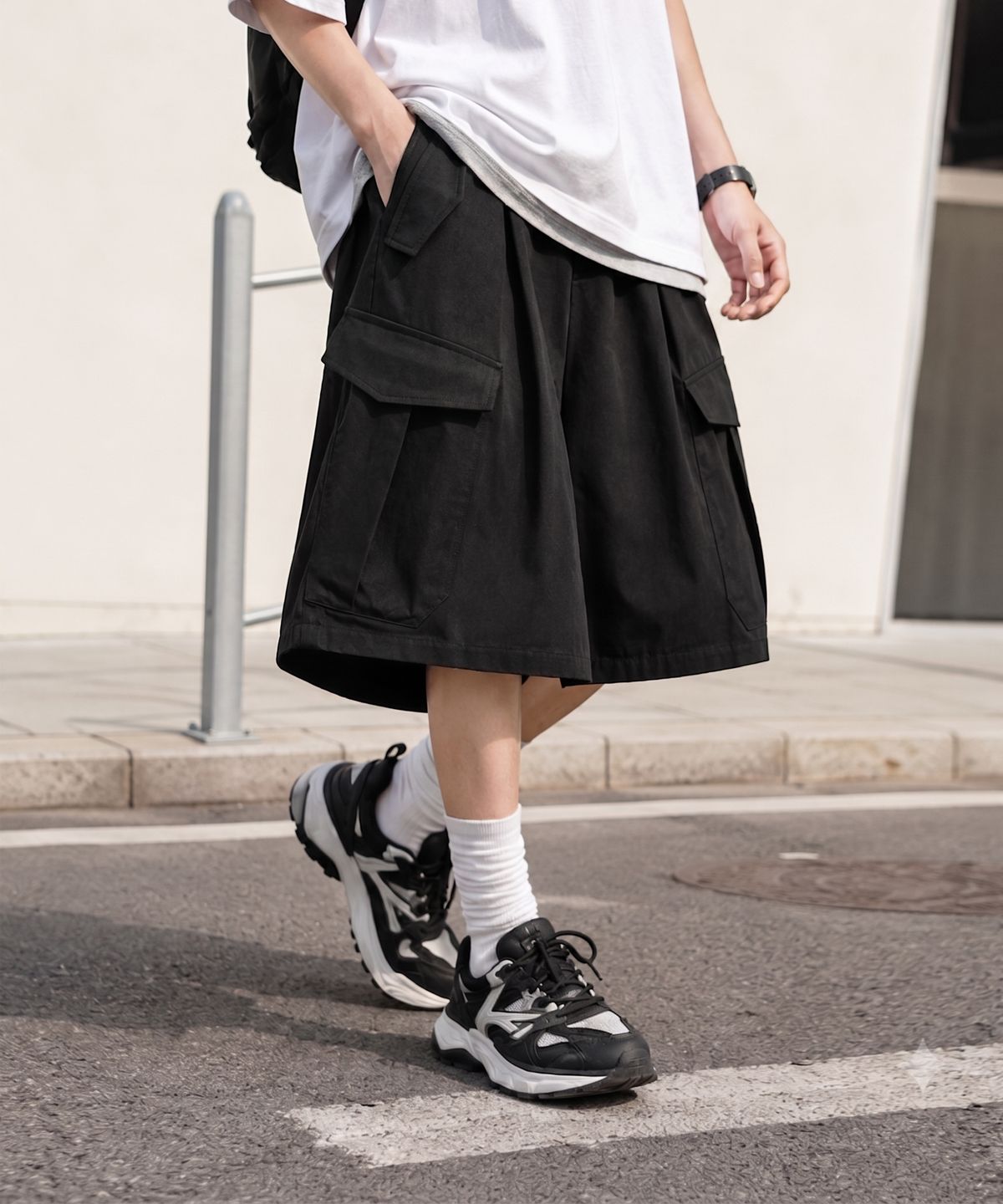 Crove Cargo Semi Bermuda Shorts Black