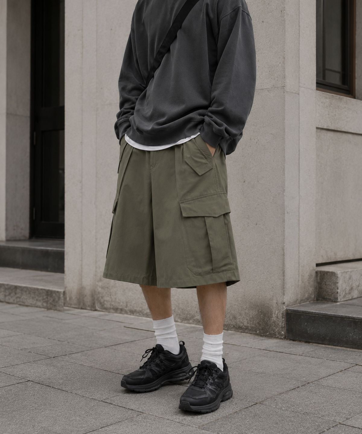 Crove Cargo Semi Bermuda Shorts Khaki