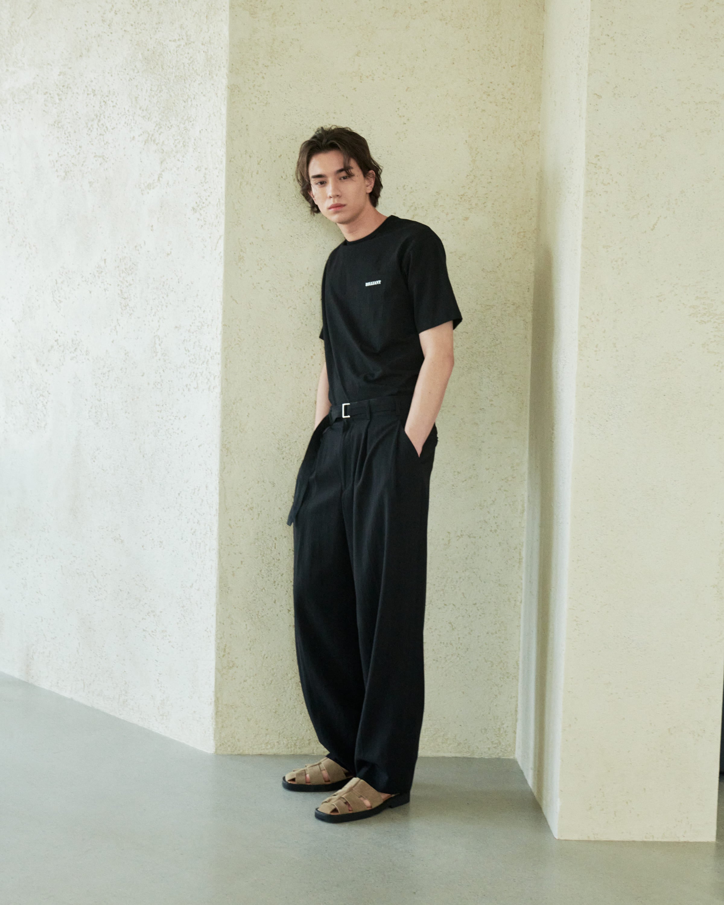 BILLIANT-Basic Open T-Shirt Black - detail 2