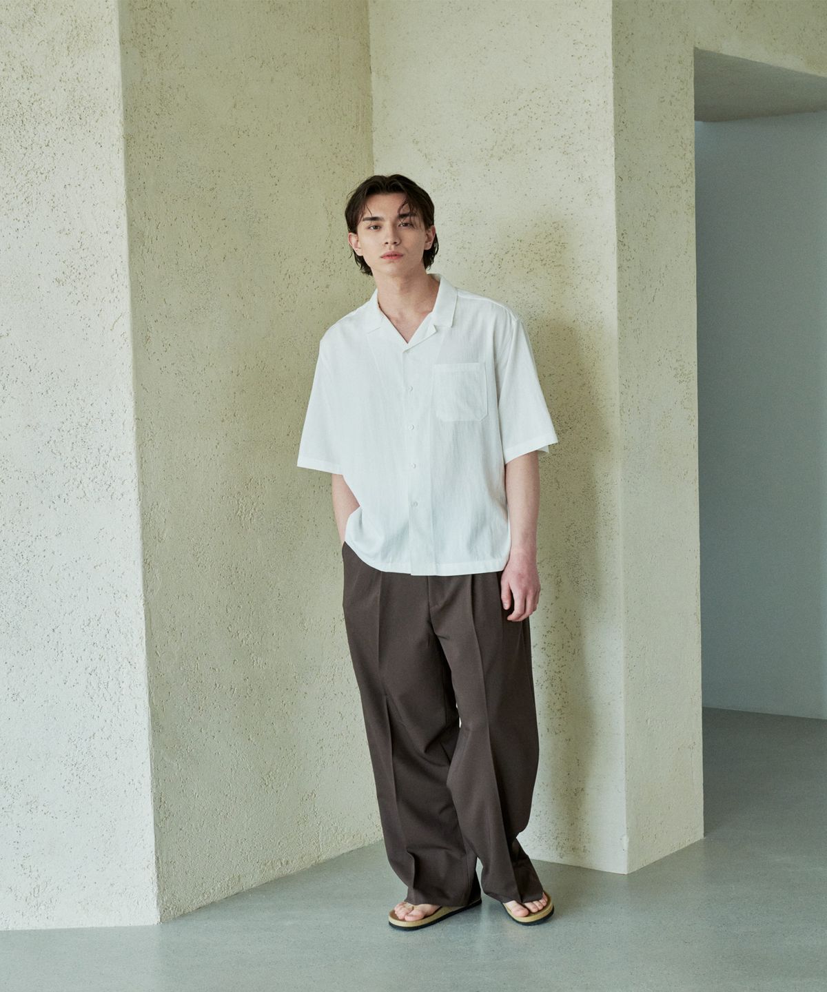 Double Pleat Semi-Wide Slacks Brown - detail 2